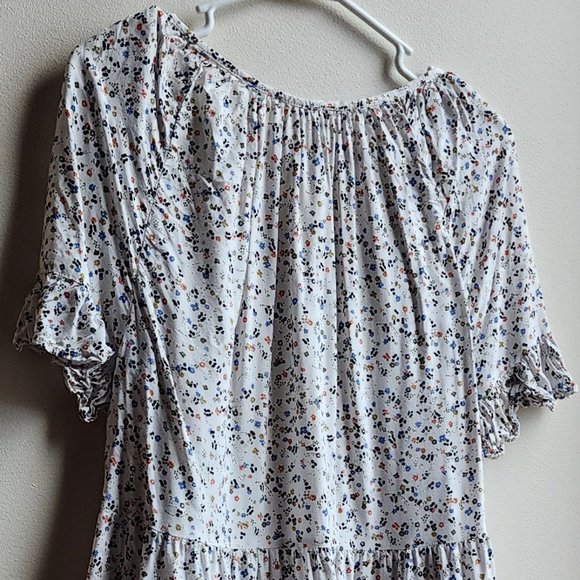 NWOT beachlunchlounge Floral V-Neck Ruffled Blouse Size XS - Picture 10 of 14